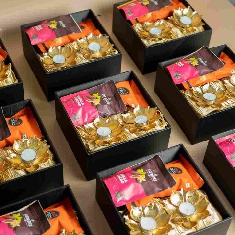 kavyacreatives festive hamper (11)