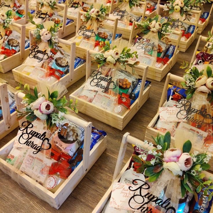 kavyacreatives gust room hamper